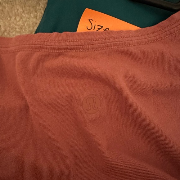 Lululemon basic tees only - Picture 8 of 8